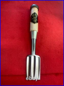 Japanese Chisel oire nomi Yoshio Usui All HSS Blade 36mm / 3 grooves back Japanese Chisel oire nomi Yoshio Usui All HSS Blade 36mm / 3 grooves back