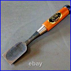 Shigemitsu Oire Nomi Japanese Bench chisels 36mm Red Oak Used Shigemitsu Oire Nomi Japanese Bench chisels 36mm Red Oak Used